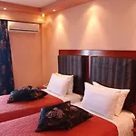 Americana Hotel 2*