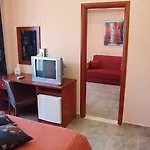 Americana Hotel 2*