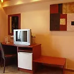 Americana Hotel 2*