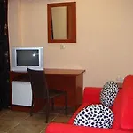 Americana Hotel 2*
