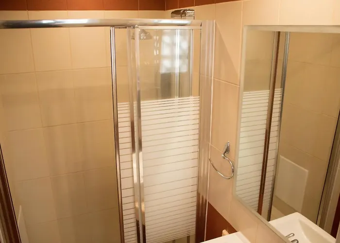 Americana Hotel 2*